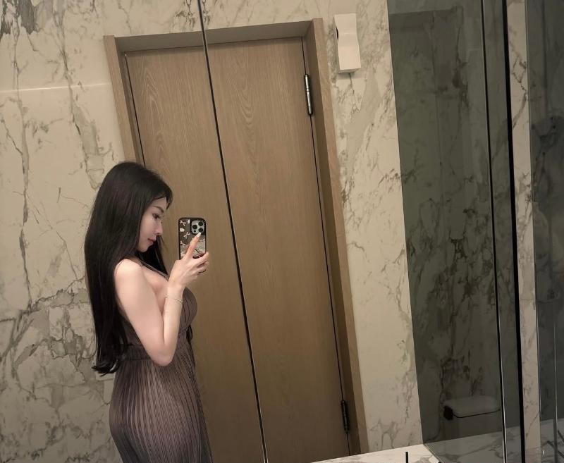 童颜巨乳美女老师