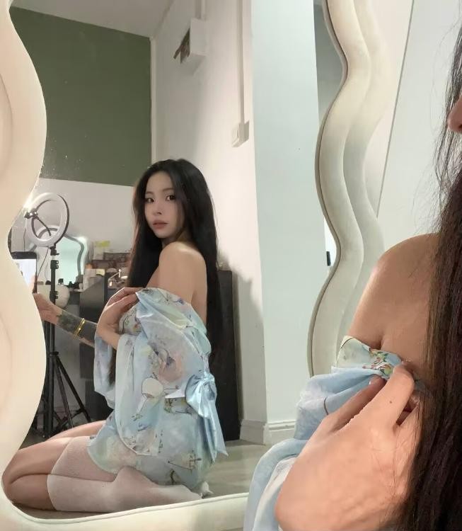 普陀风骚制服屁桃