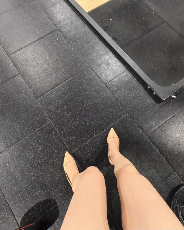 包河爱运动马甲线少妇