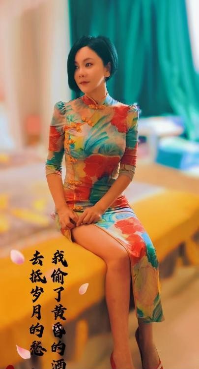 短发东方古典气质美女