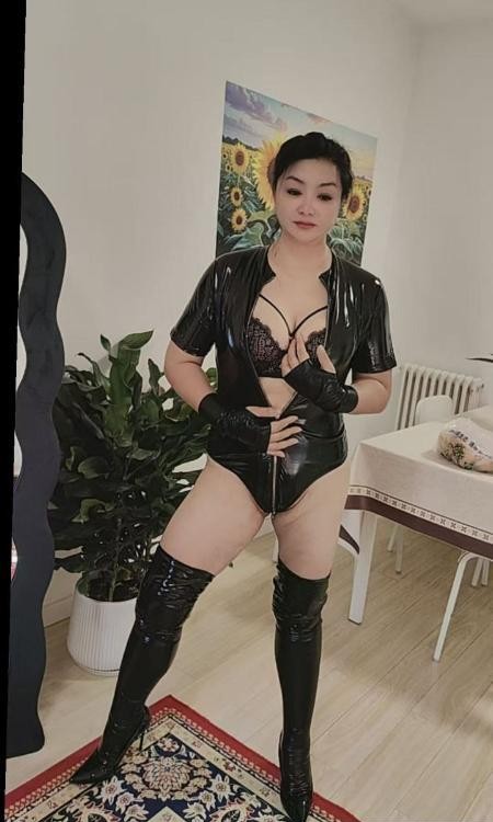 服务好肥臀骚熟女