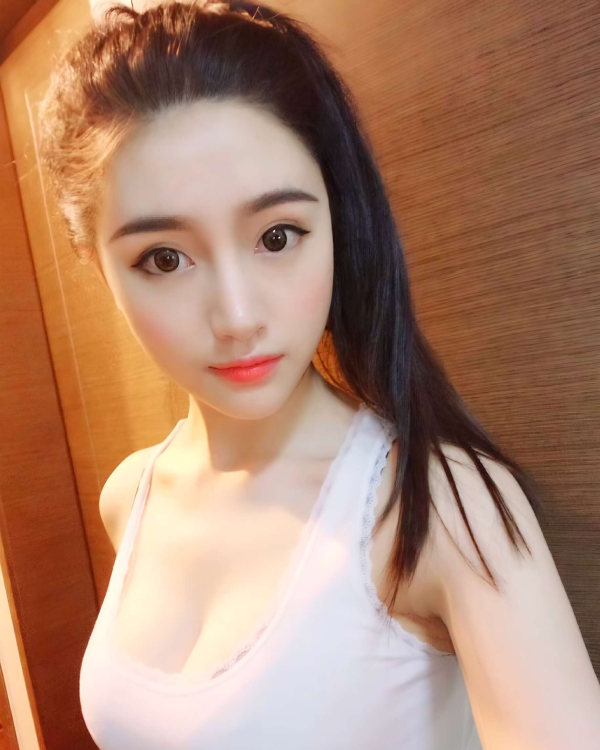性感美乳小姐姐