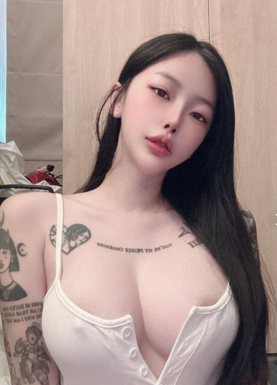 济南通体纹身小妹