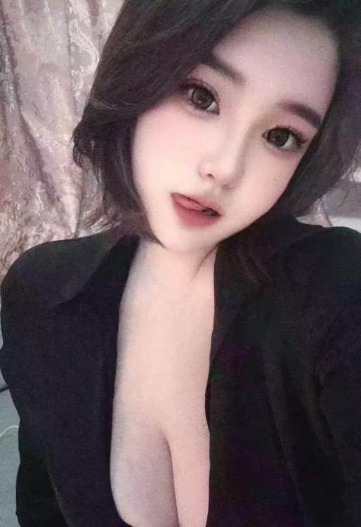 铁西短发大胸妹妹