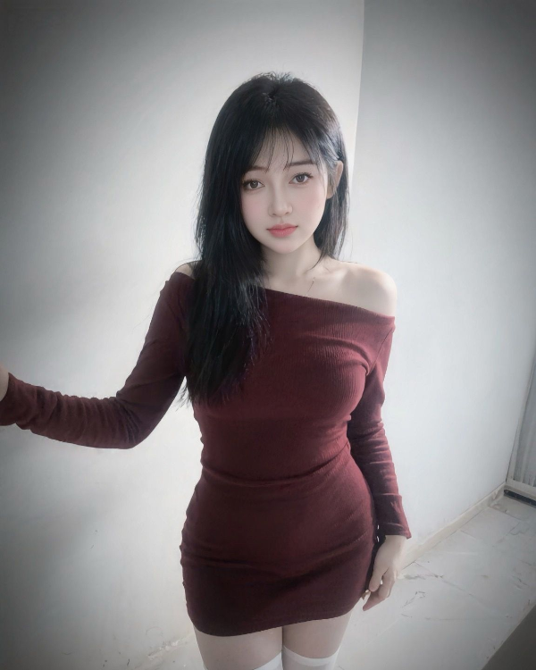 情趣丰满兼职嫩妹子