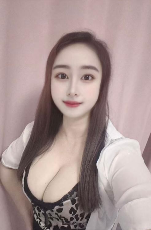 台风天巨乳少妇