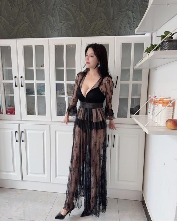 回锅大胸少妇琳琪