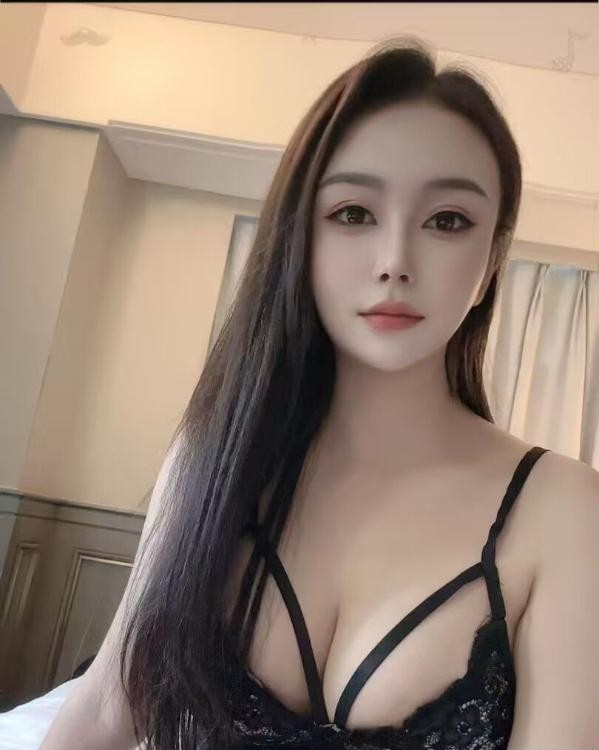 市中心大胸林婉清