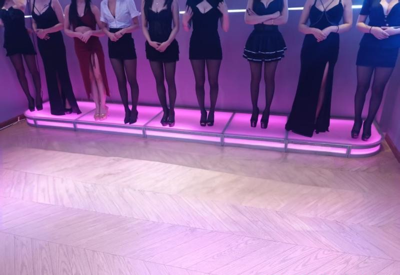 上海胸推摸B不限次