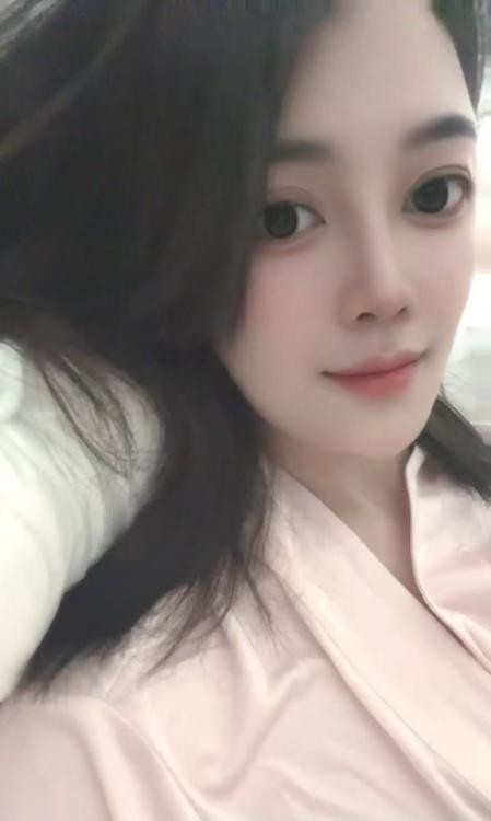 成都武侯天府美女知夏