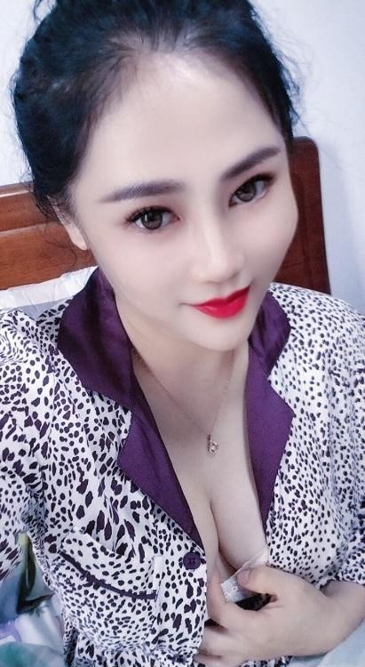 昆山胸大屁股大