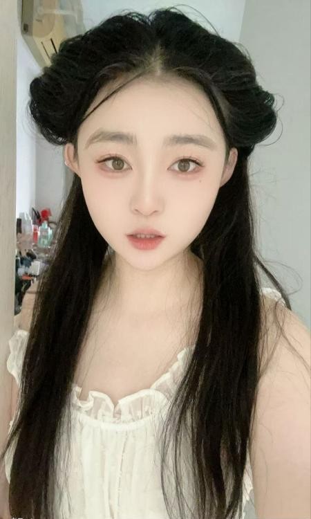 南山清纯颜值嫩妹