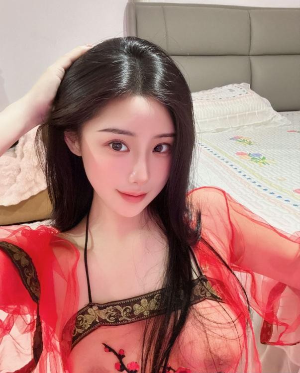 肤白貌美长腿气质老师