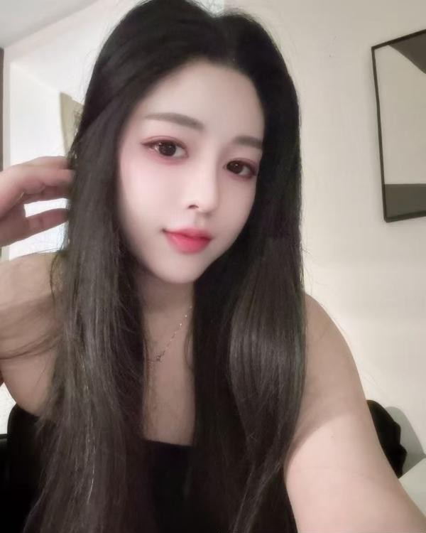 长腿丰满梓琪很有料