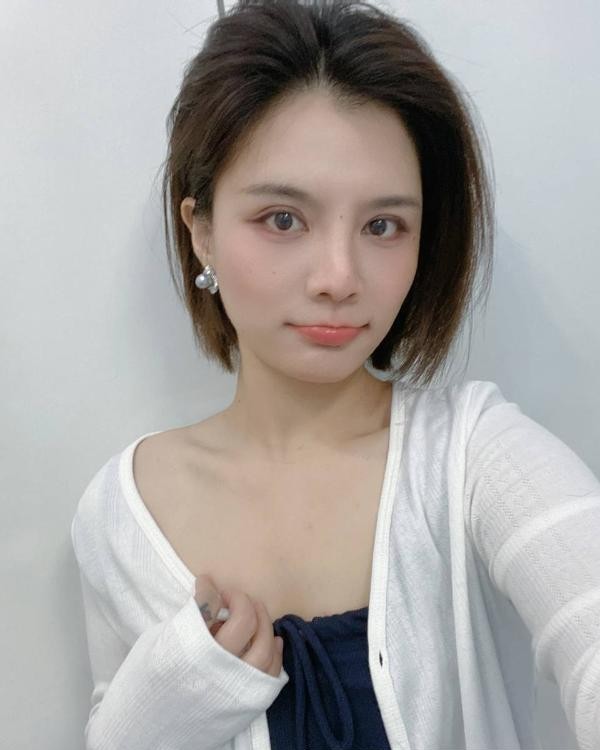 番禺御姐反差梓梓