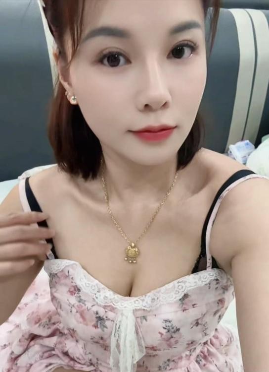 滨江性感丰满大嫂