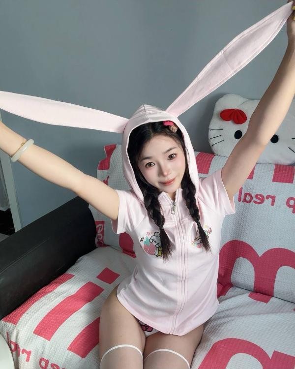 闵行蜜桃臀萌妹婷婷