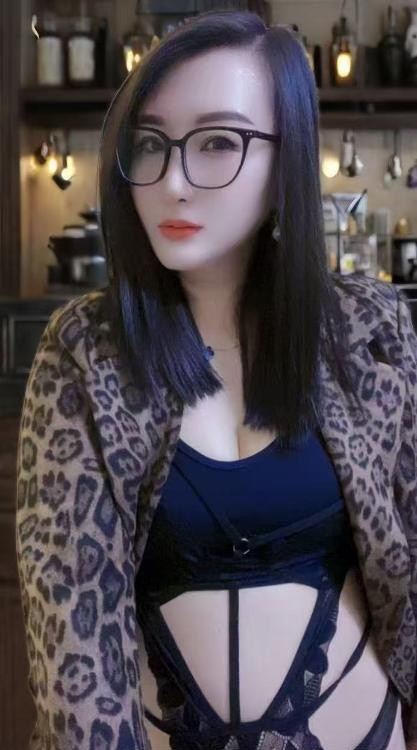 深喉锁喉女神姐姐