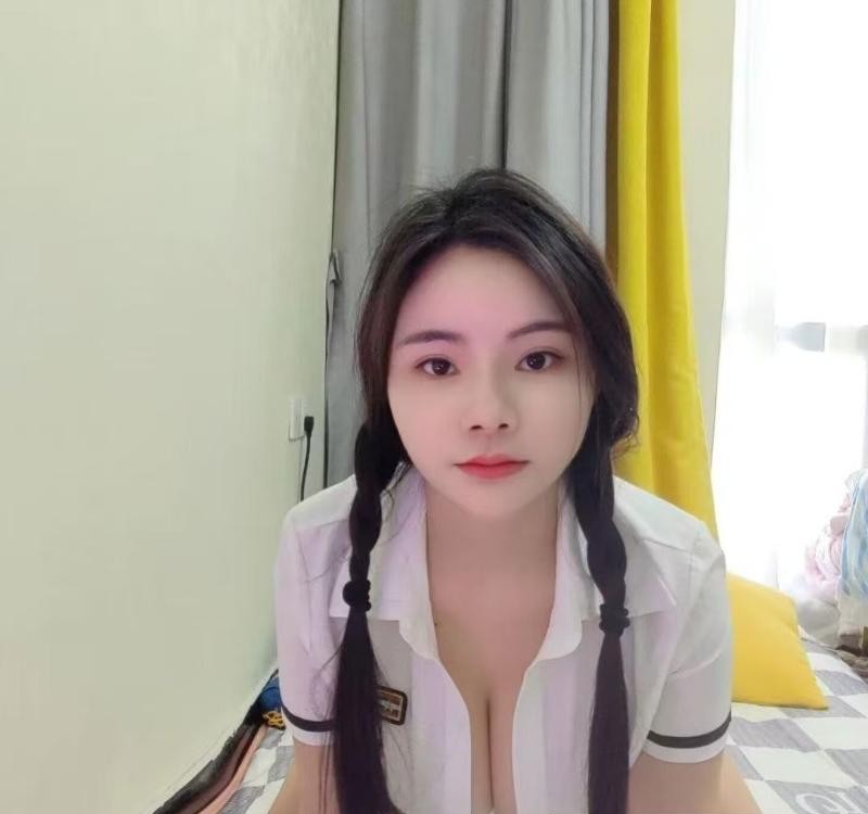 身材丰满李柏朴