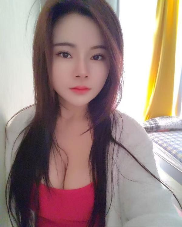 身材丰满李柏朴