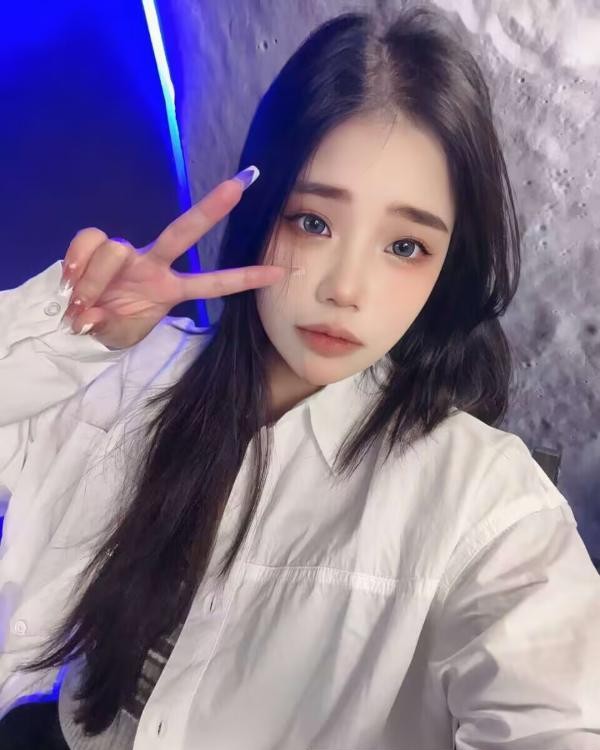 江汉零零后辣妹