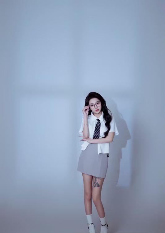 江汉气质零零后