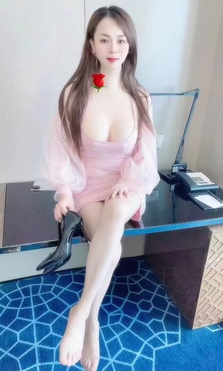 宝安大胸小猪宝