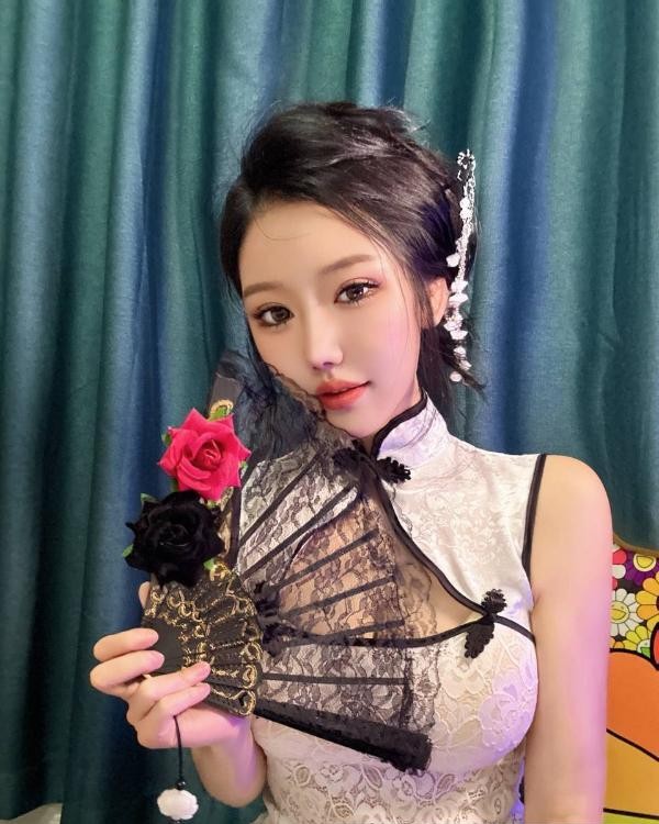 性感妩媚颜值御姐