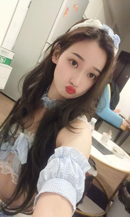 佛山妖娆长腿小姐姐