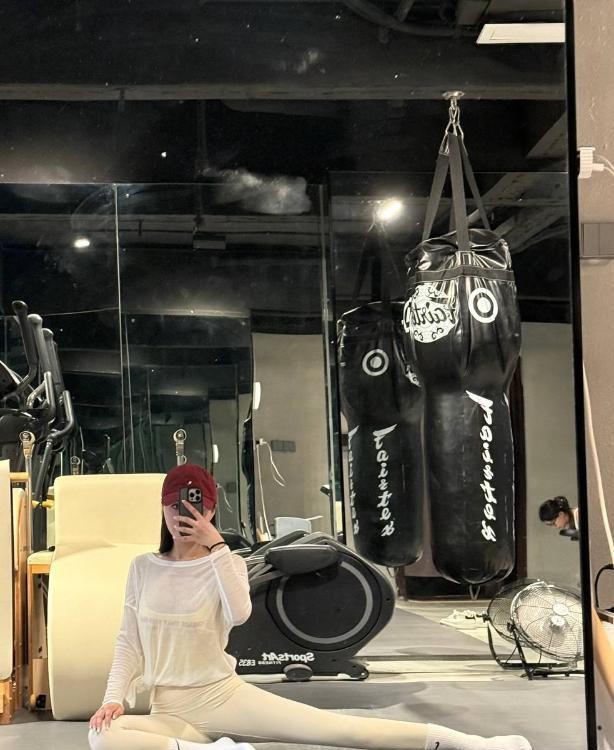 清纯颜值大胸女友