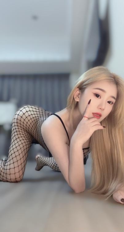 服务型翘臀女神初一