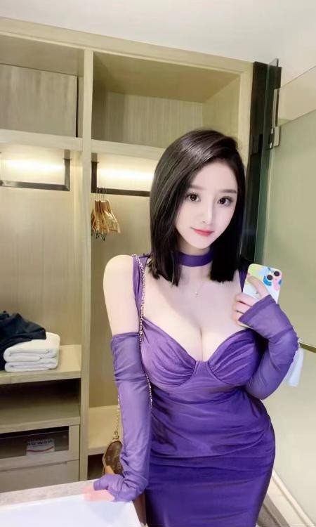 大胸甜美短发嫩妹珂珂