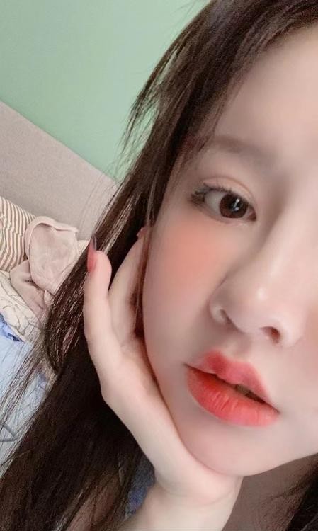 天河萝莉妹小伊