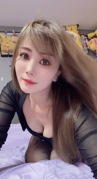 小美一线天的肥鲍