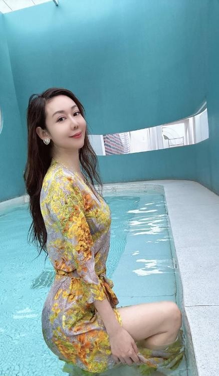 热情温柔长腿老师