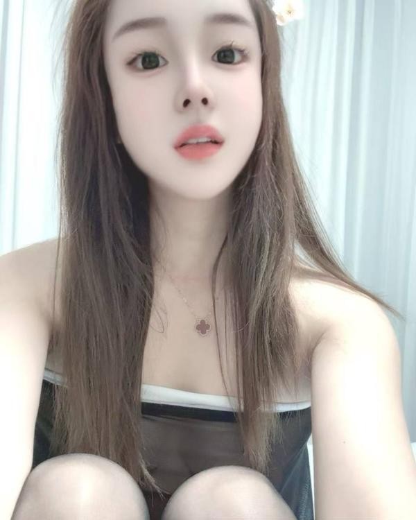 江阴妩媚颜值妹子