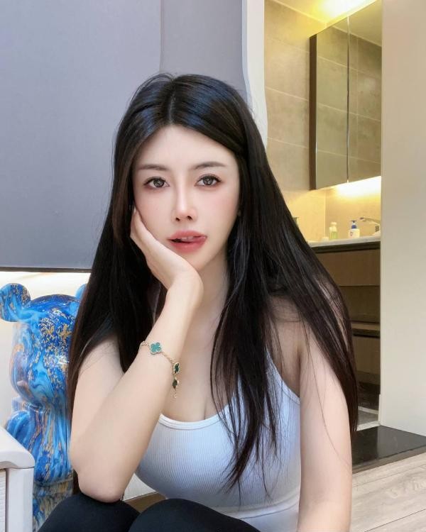 天然大胸颜值老师