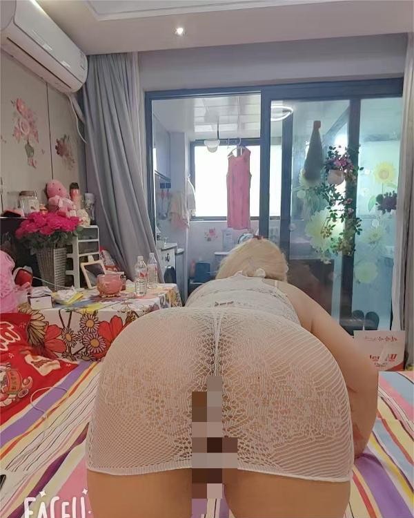 中出性格大波美妇女