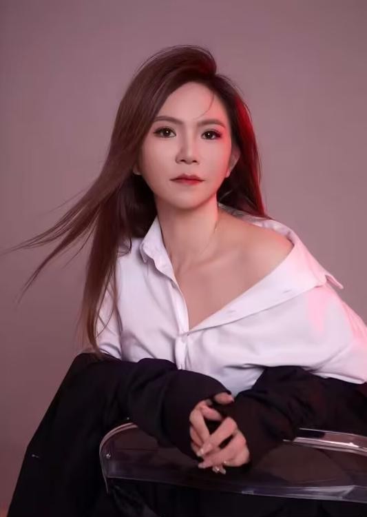 上城女友型妹子