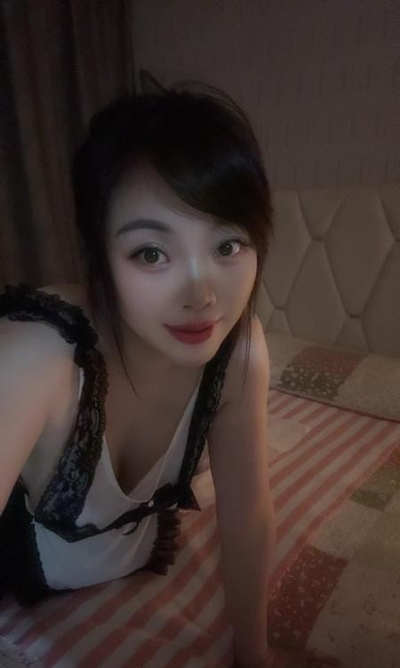 三里亭大胸小七