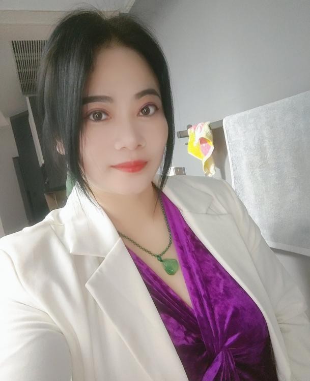 紫荆性感熟女彩云