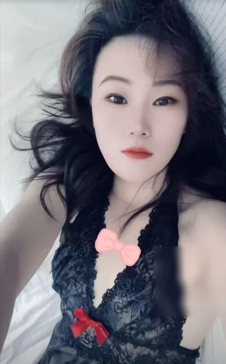 朝鲜族娇小少妇