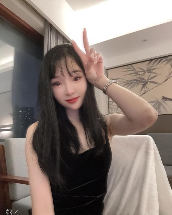 佛山颜值在线的小姐姐