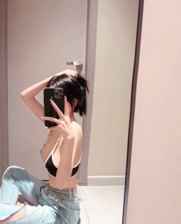 性感大胸身材好妹子