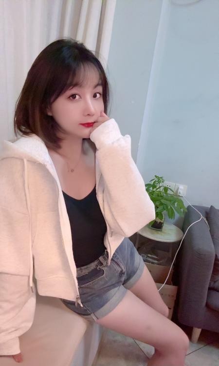 大波轻熟诗诗姐