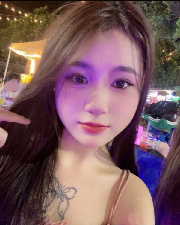 天河乖巧小妹妃妃