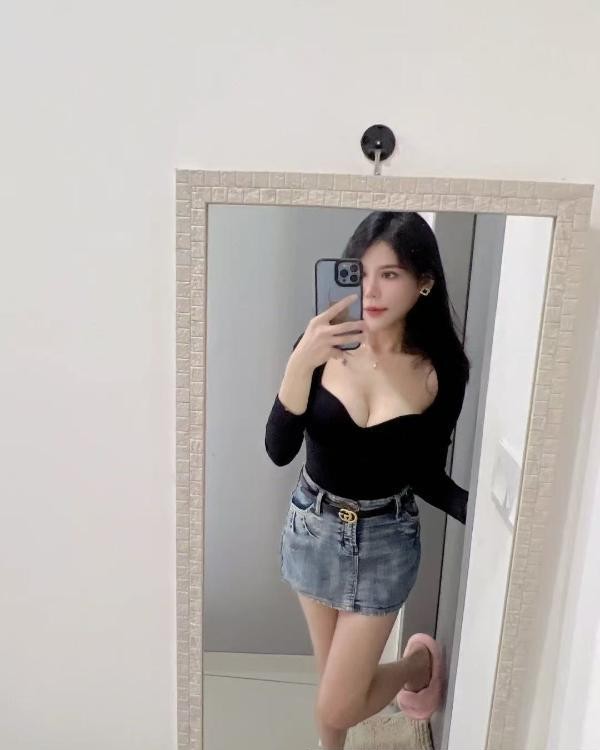 风骚大奶网红脸