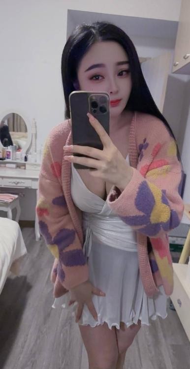 川渝巨乳妹蜜桃