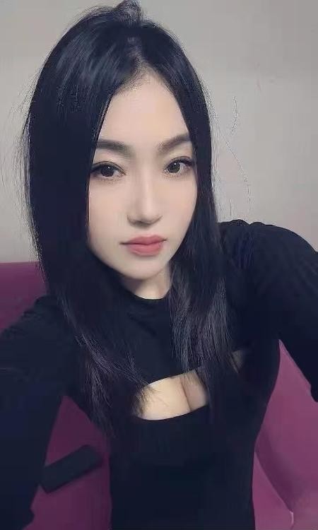 彝族温柔小姐姐