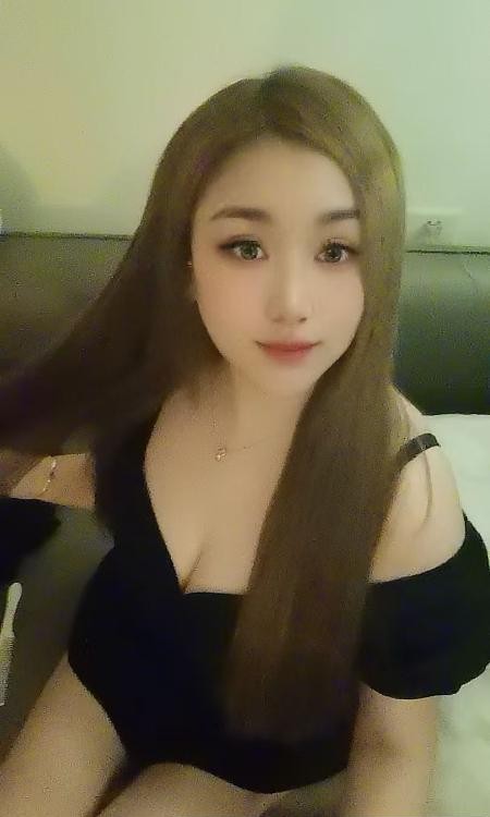 白云大胸妹开心